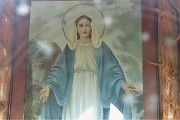63 Effigie della Madonna alla cappella della Pigolotta (vista attraverso vetri sporchi)